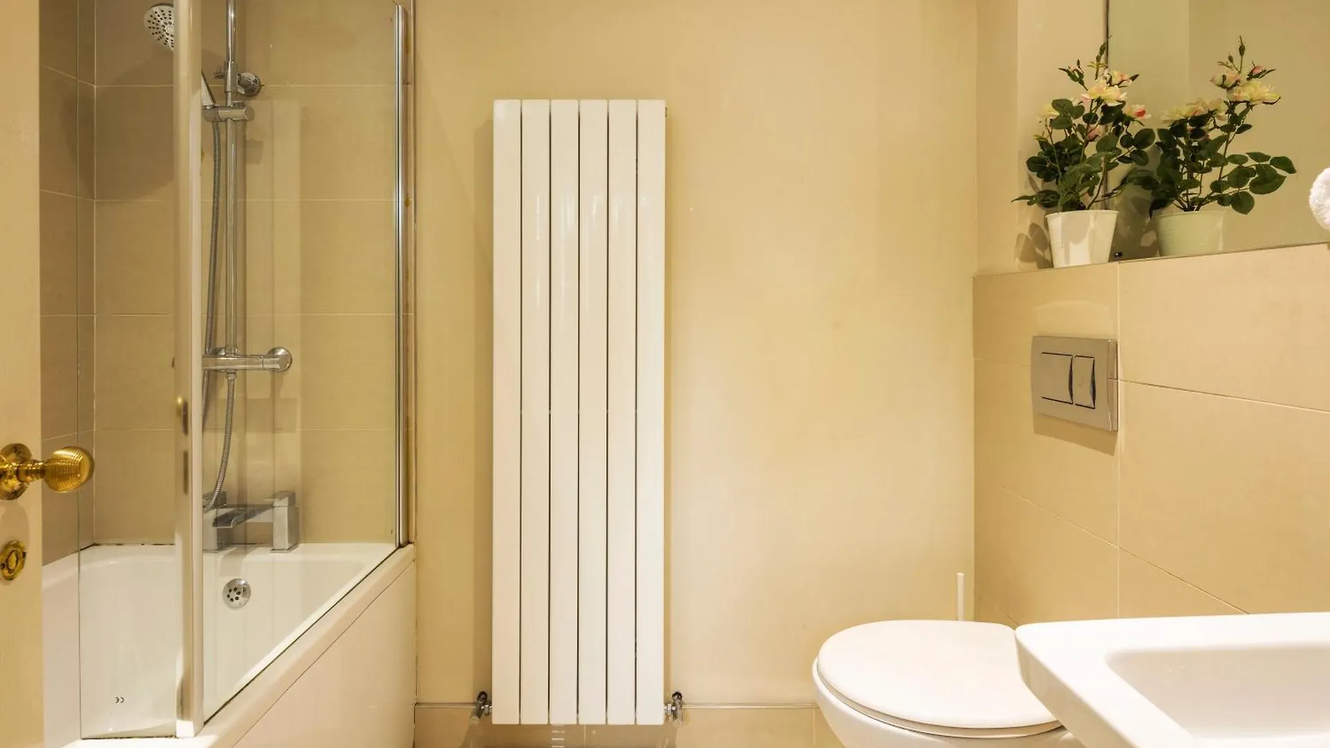 The Monet - Chic 1 Bd Apt -Gold Short Term Stays Belfast