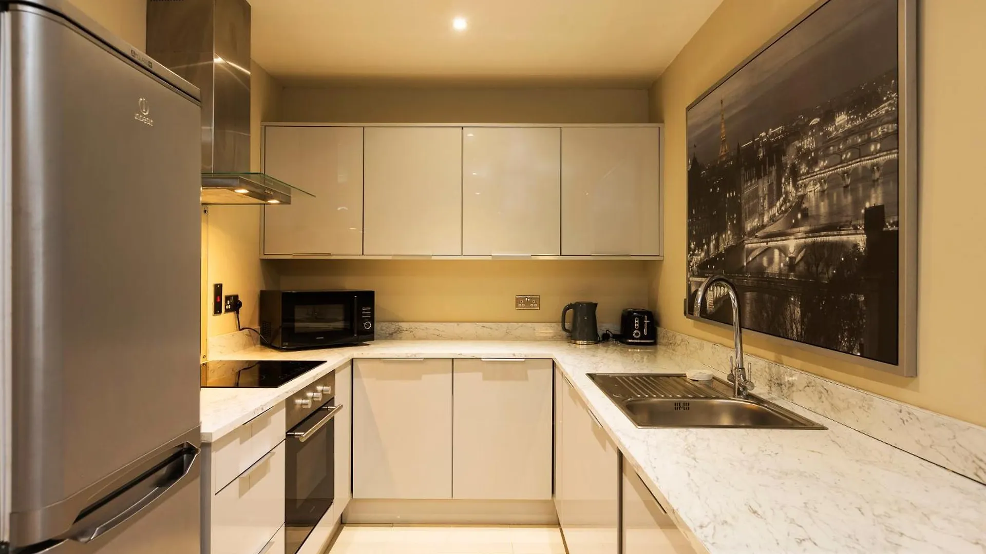 Daire The Monet - Chic 1 Bd Apt -Gold Short Term Stays Belfast